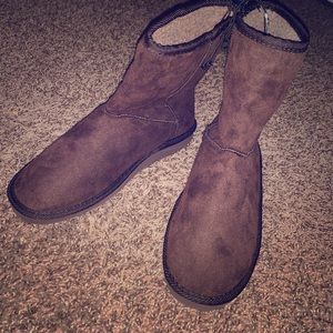 Brown boots